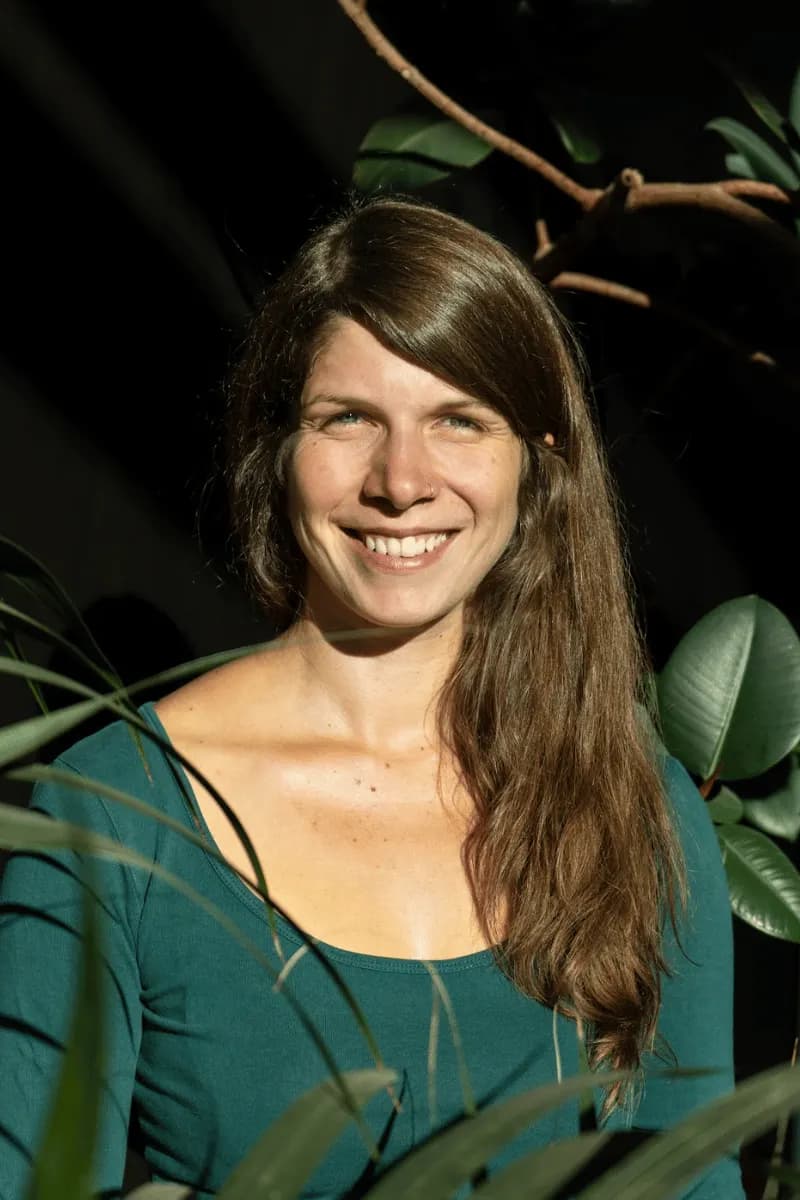 Thea, dienstlich